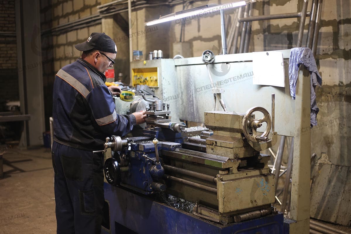 Токарно-винторезный станок